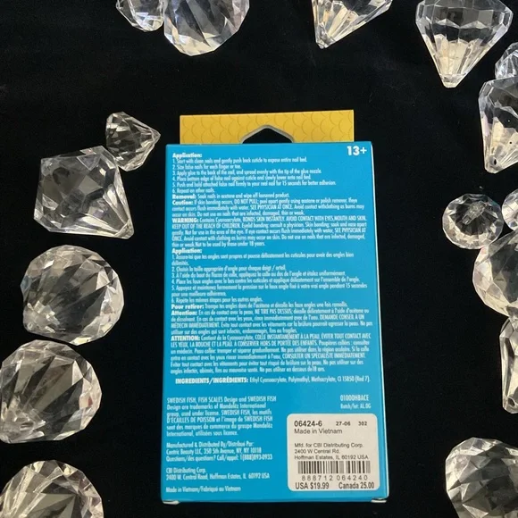 Icing vegan press on nails - Picture 3 of 4